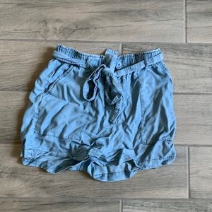 Daisies soft chambray shorts